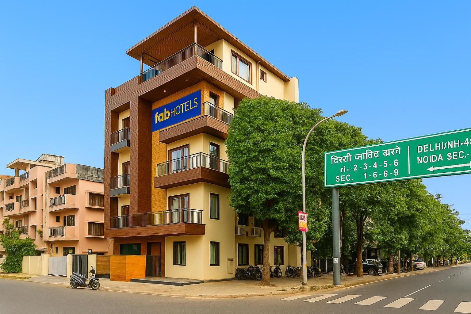 Fabhotel F9 Sector 19 Нойда Экстерьер фото